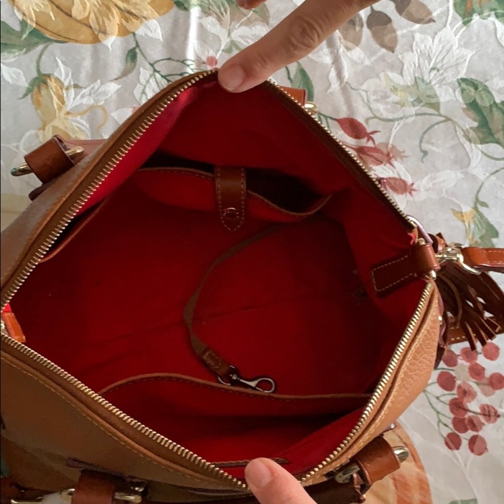 Dooney & Bourke genuine leather purse. - Picture 3 of 5